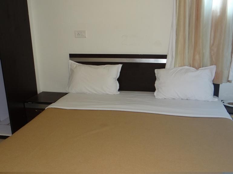 Linear Inn Indore Zewnętrze zdjęcie
